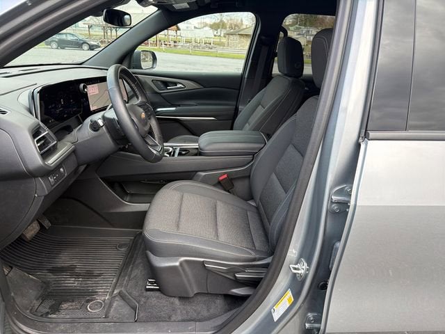 2024 Chevrolet Traverse LS