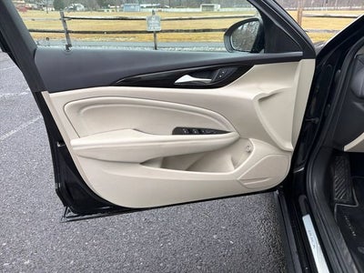 2019 Buick Regal TourX Essence