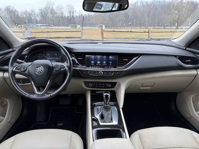 2019 Buick Regal TourX Essence