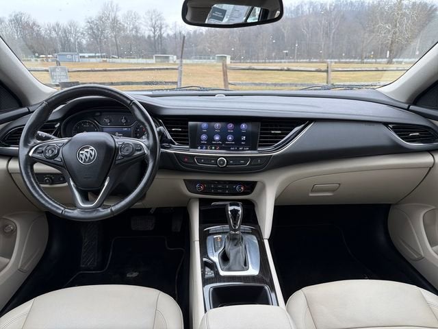 2019 Buick Regal TourX Essence