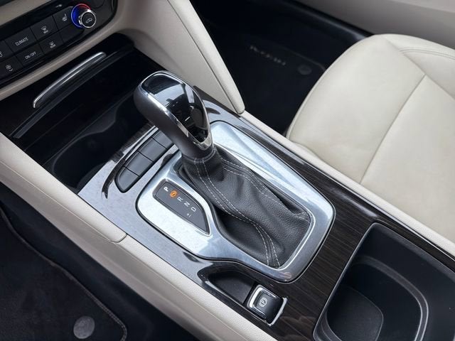 2019 Buick Regal TourX Essence