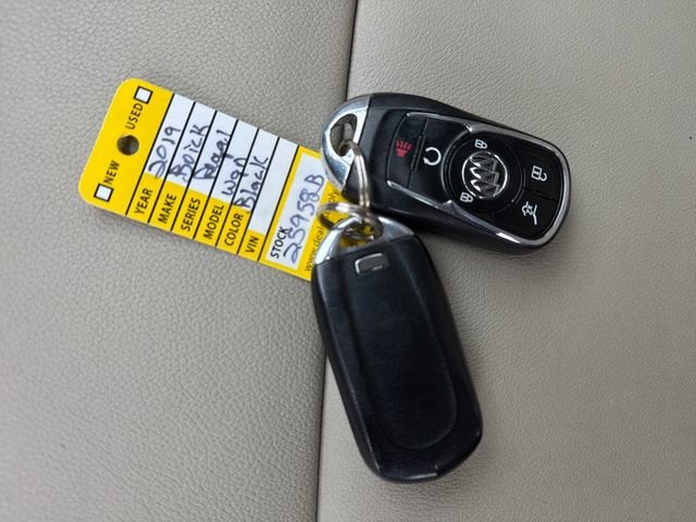 2019 Buick Regal TourX Essence