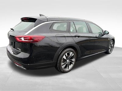 2019 Buick Regal TourX Essence