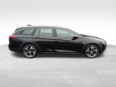 2019 Buick Regal TourX Essence