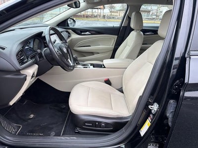 2019 Buick Regal TourX Essence